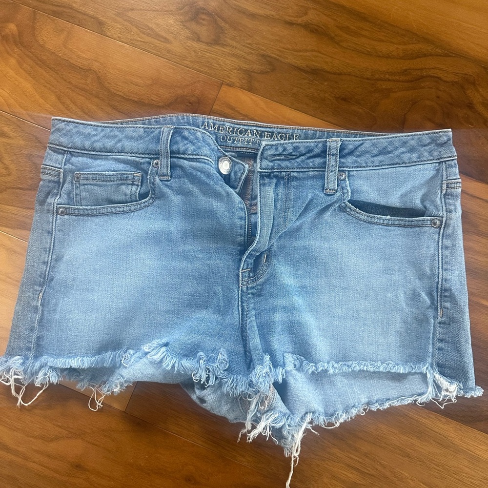 Women’s American Eagle denim shorts size 10